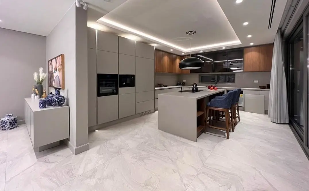 Fitted kitchen